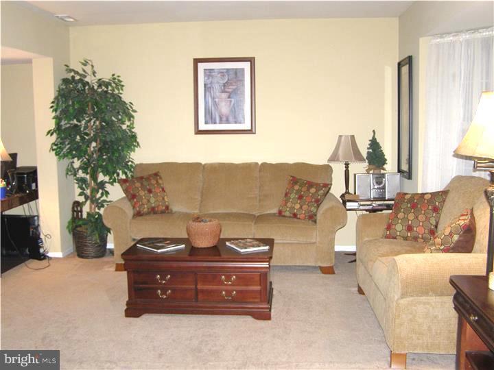 22 Cross Hill Road Sicklerville, NJ 08081 - Photo 10 of 17 Gallery Image 10