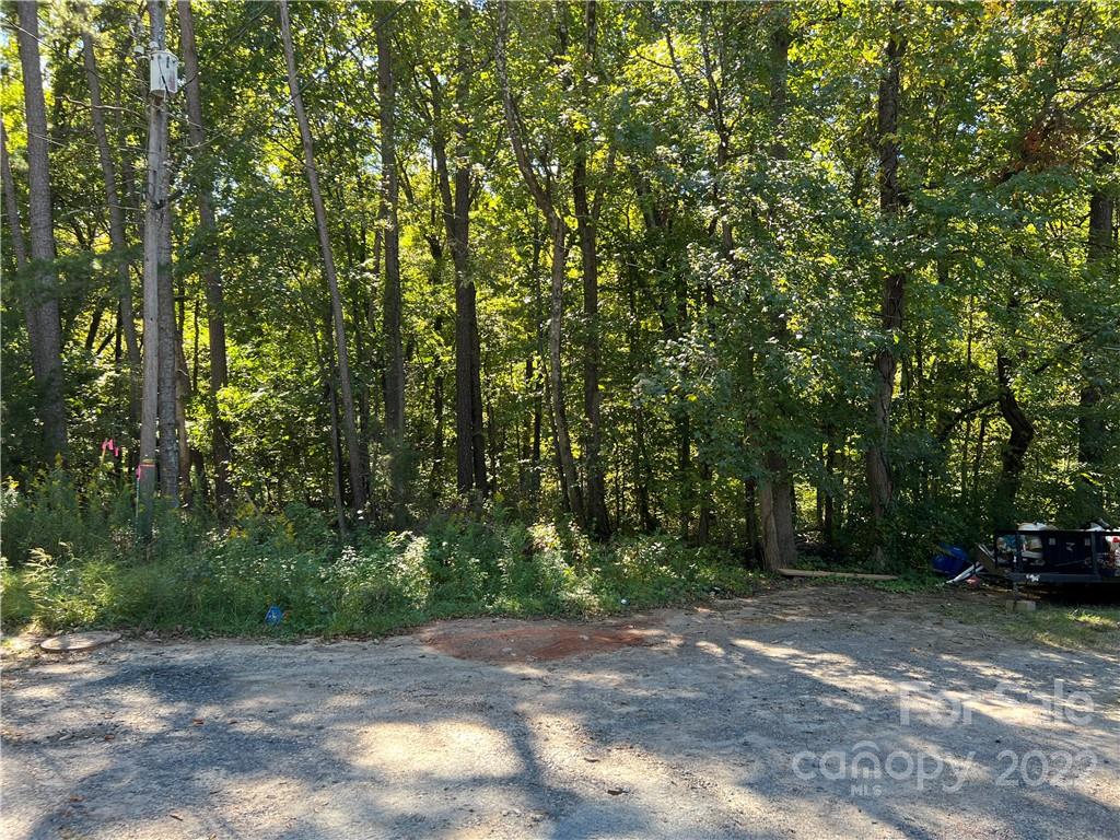 7628 Shadow Lawn Road Charlotte, NC 28269 - Photo 11 of 15 Gallery Image 11