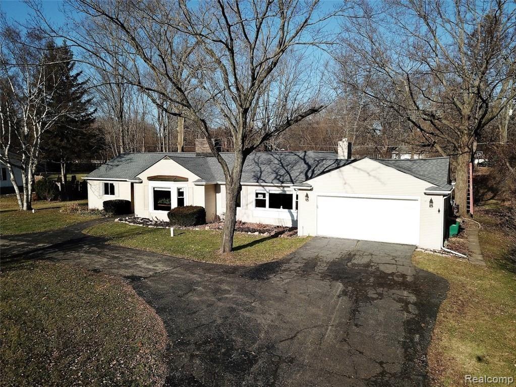 29204 Utley Road Farmington Hills, MI 48334 - Photo 3 of 52