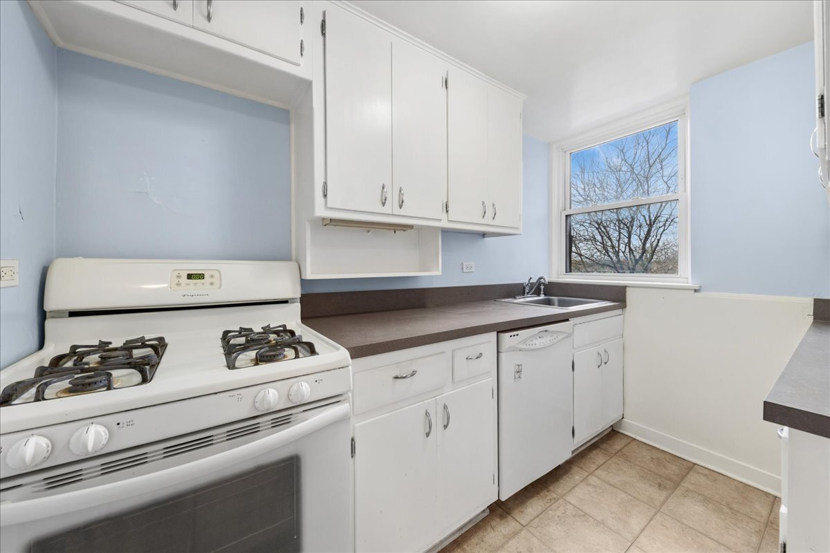 1585 Ridge Avenue, Unit 502 Evanston, IL 60201 - Photo 10 of 26