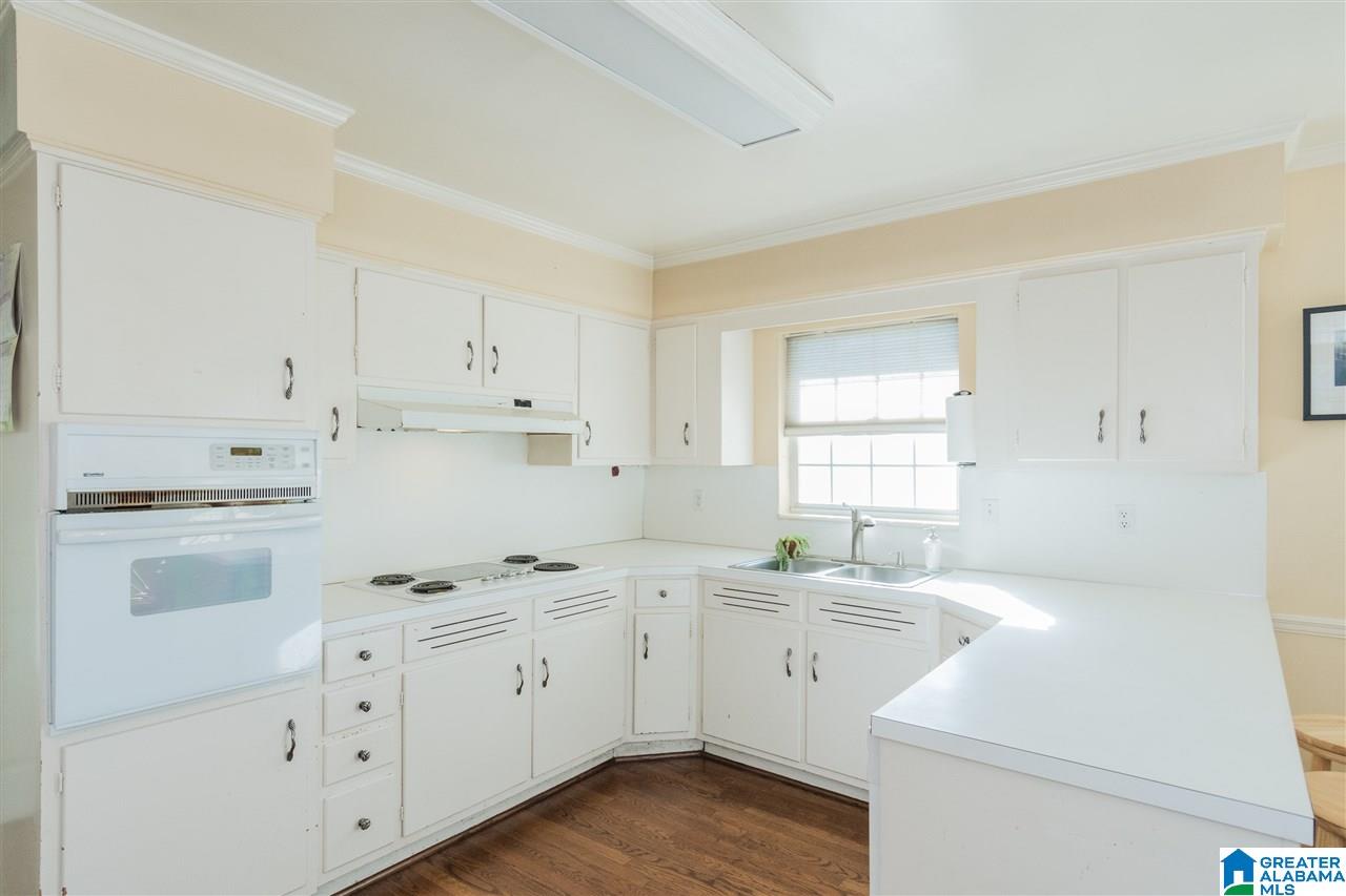 3337 North Woodridge Road Birmingham, AL 35223 - Photo 8 of 32