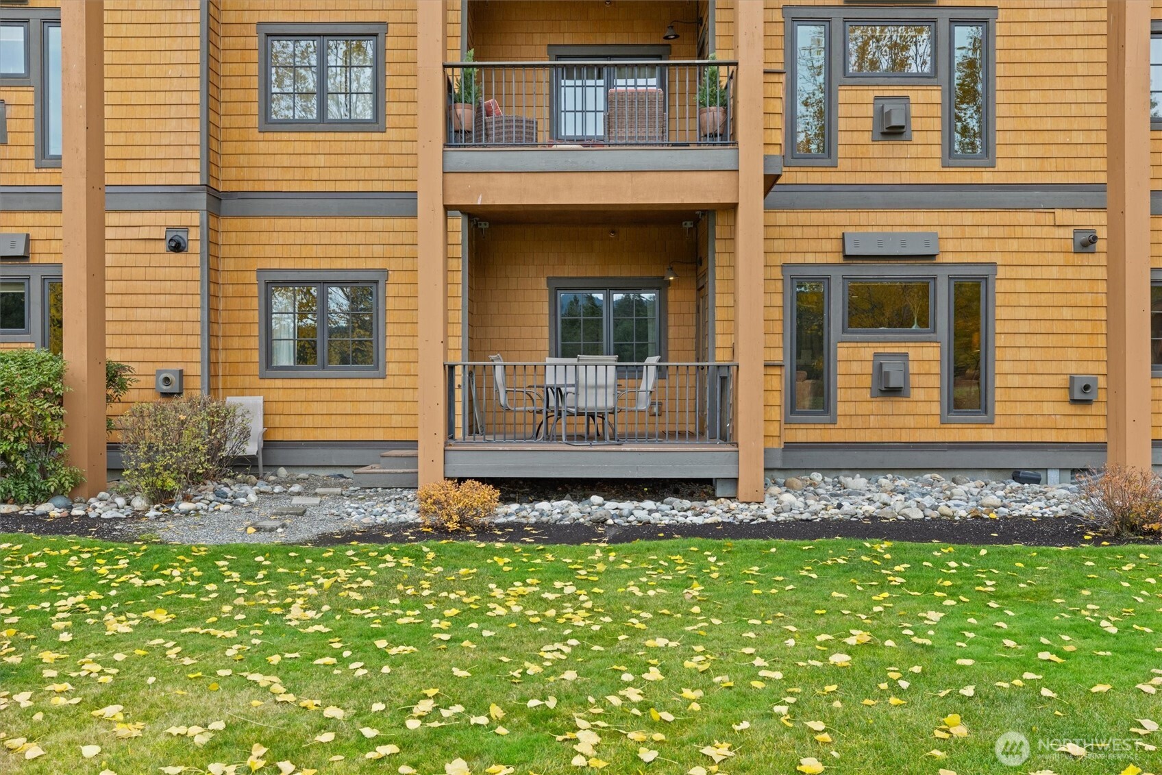 3770 Suncadia Trail, Unit 102 Cle Elum, WA 98922 - Photo 31 of 35 a front view of a house