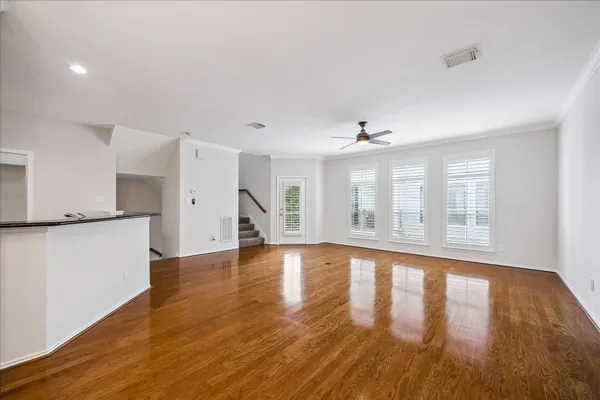 $2,900 | 1800 West Webster Street, Houston, TX 77019