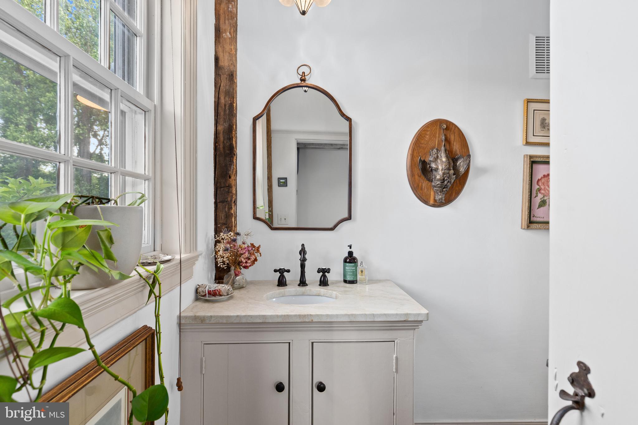 35571 Millville Road Middleburg, VA 20117 - Photo 17 of 50 Powder room off the kitchen