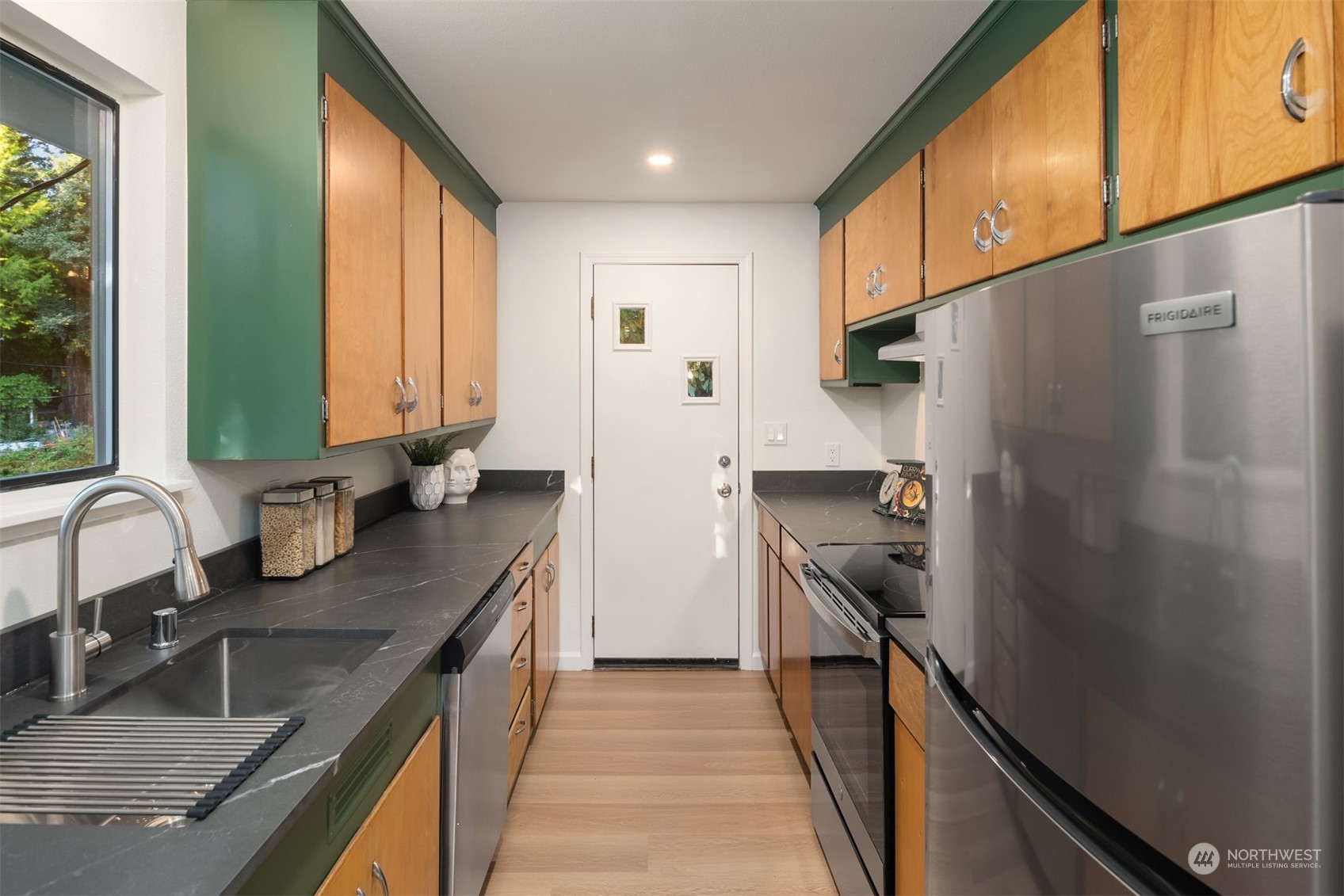 4117 Southwest Webster Street Seattle, WA 98136 - Photo 6 of 24 Gallery Image 6
