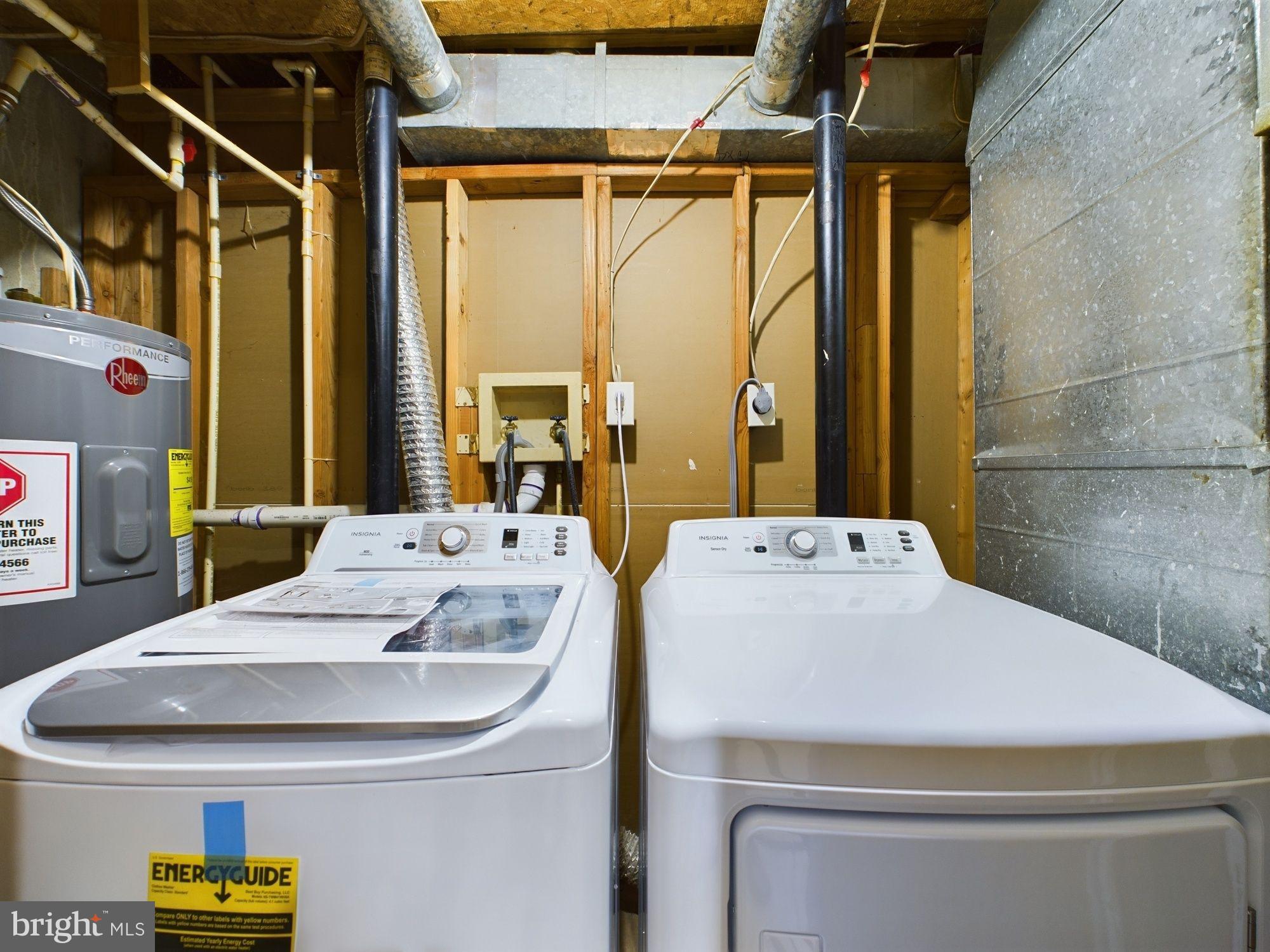 4433 Hunt Place Northeast Washington, DC 20019 - Photo 20 of 25 a utility room with dryer and washer