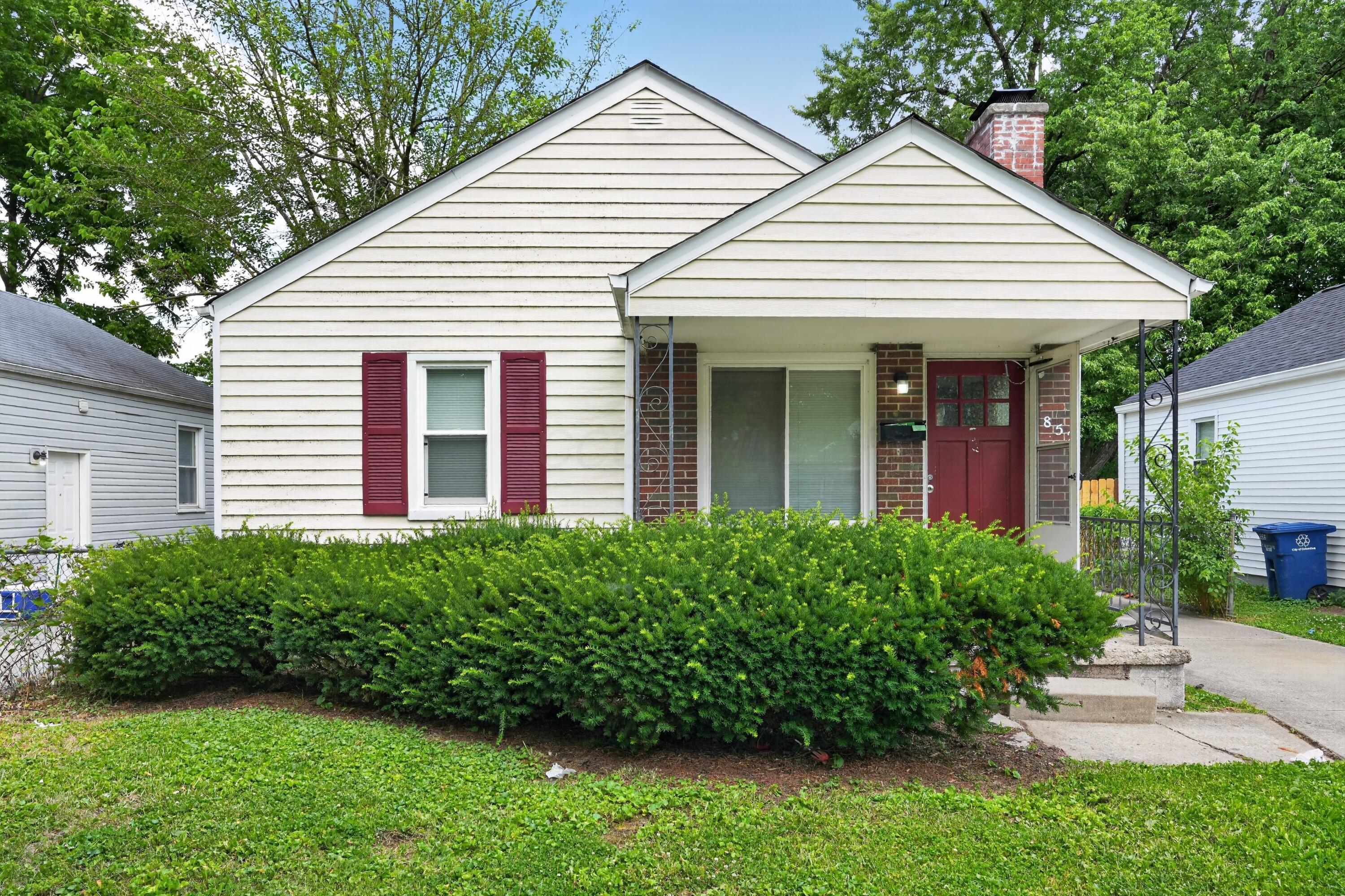 852 South Hampton Road Columbus, OH 43227 - Photo 1 of 31 02_852_S_Hampton_Rd-Exterior-n-16