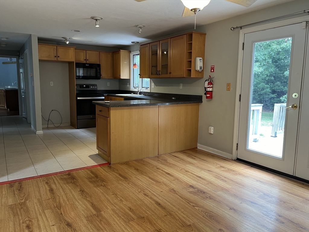 208 Mashpee Neck Road Mashpee, MA 02649 - Photo 12 of 39 Gallery Image 12