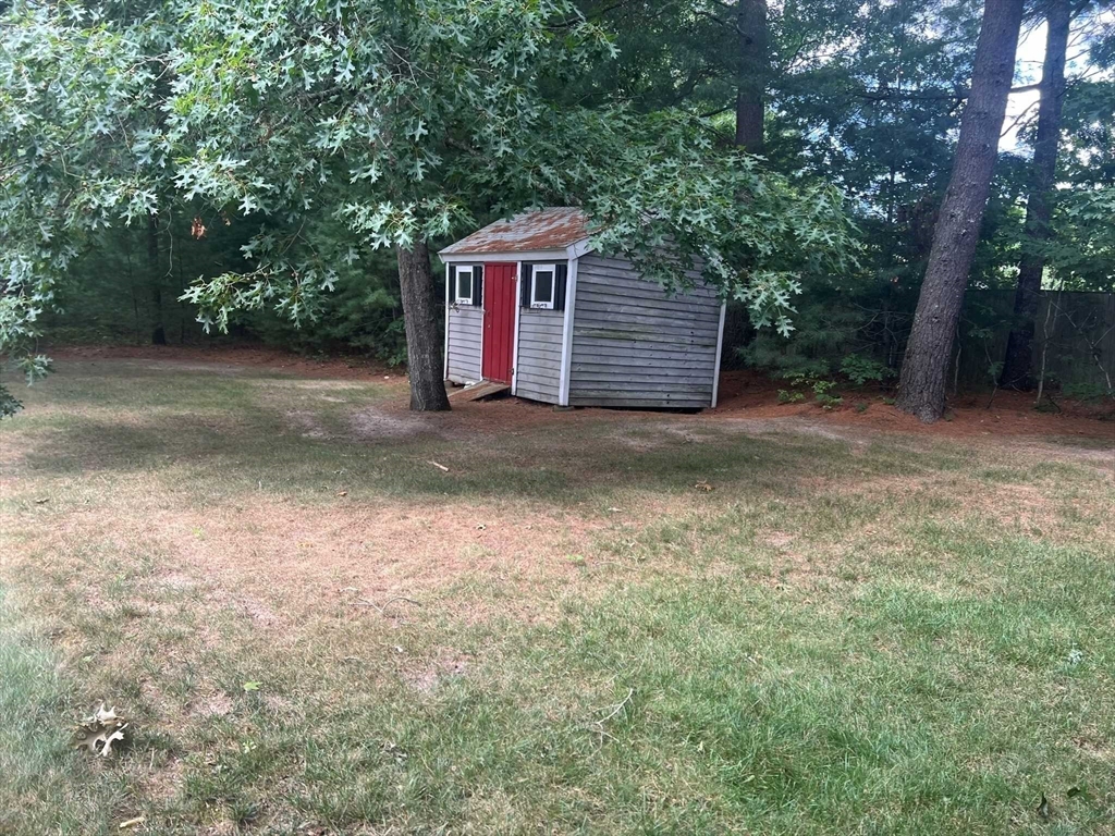 208 Mashpee Neck Road Mashpee, MA 02649 - Photo 7 of 39 Gallery Image 7