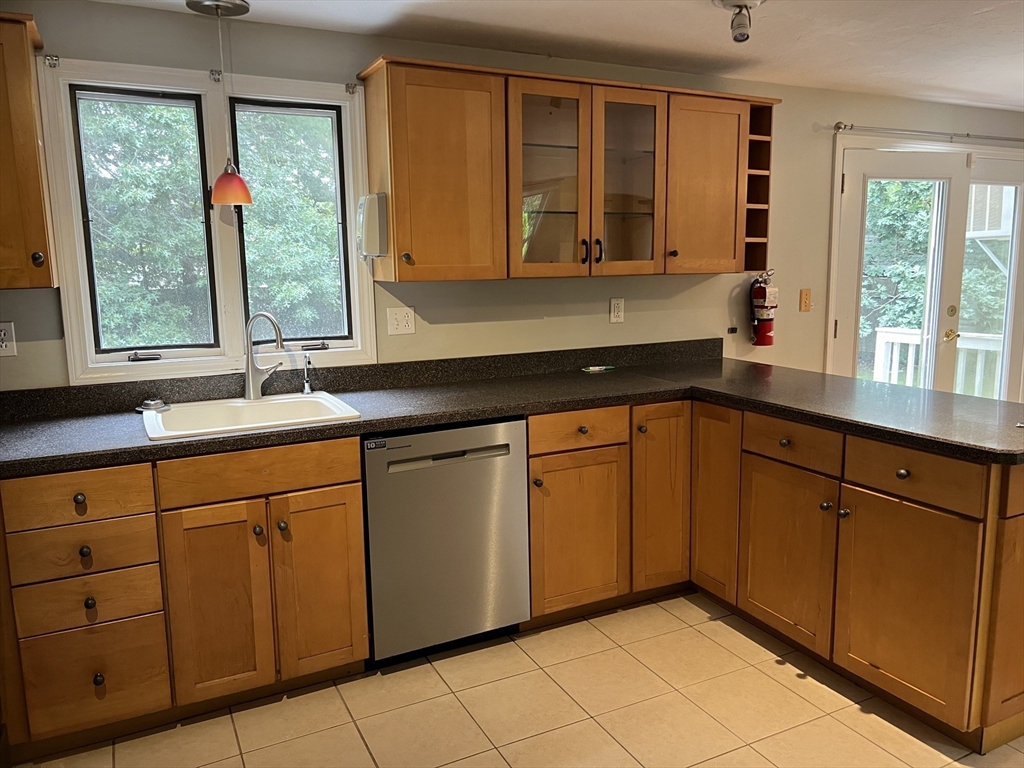 208 Mashpee Neck Road Mashpee, MA 02649 - Photo 8 of 39 Gallery Image 8