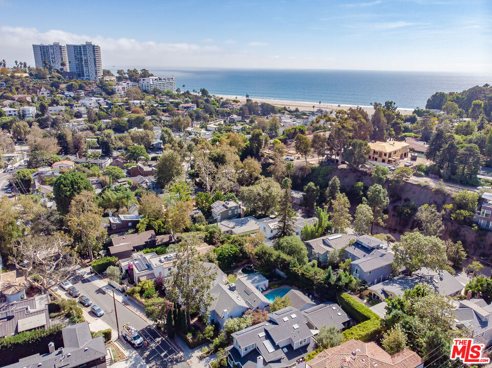 365 Sycamore Road Santa Monica, CA 90402 - Photo 39 of 42 an aerial view of a city