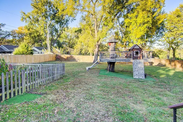 $439,000 | 5006 Nall Avenue, Roeland Park, KS 66202