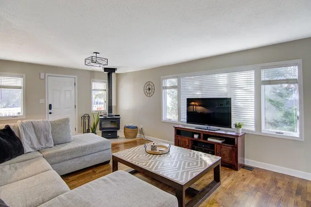 $439,000 | 5006 Nall Avenue, Roeland Park, KS 66202