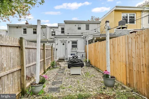 a house view with a outdoor space
