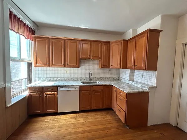 $4,500 | 1681 Beacon Street, Unit 3, Brookline, MA 02445