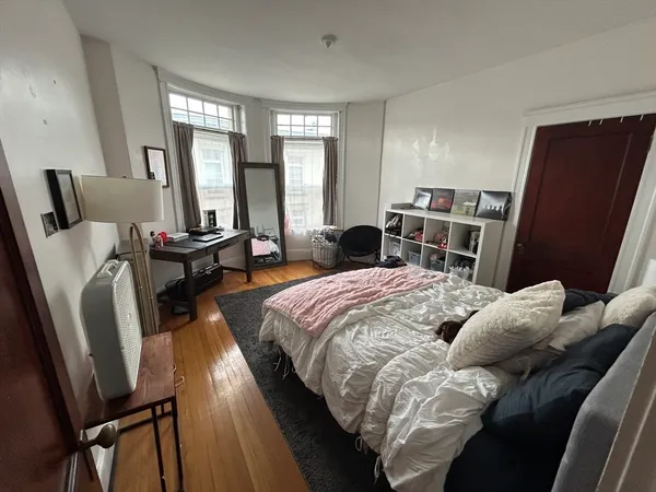 $4,500 | 1681 Beacon Street, Unit 3, Brookline, MA 02445