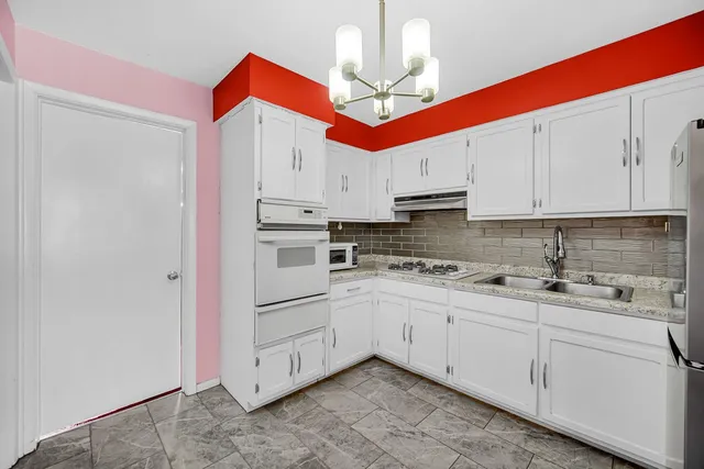 $128,000 | 12 North King Arthur Court, Unit 11, Northlake, IL 60164