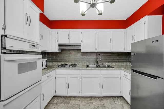 $128,000 | 12 North King Arthur Court, Unit 11, Northlake, IL 60164