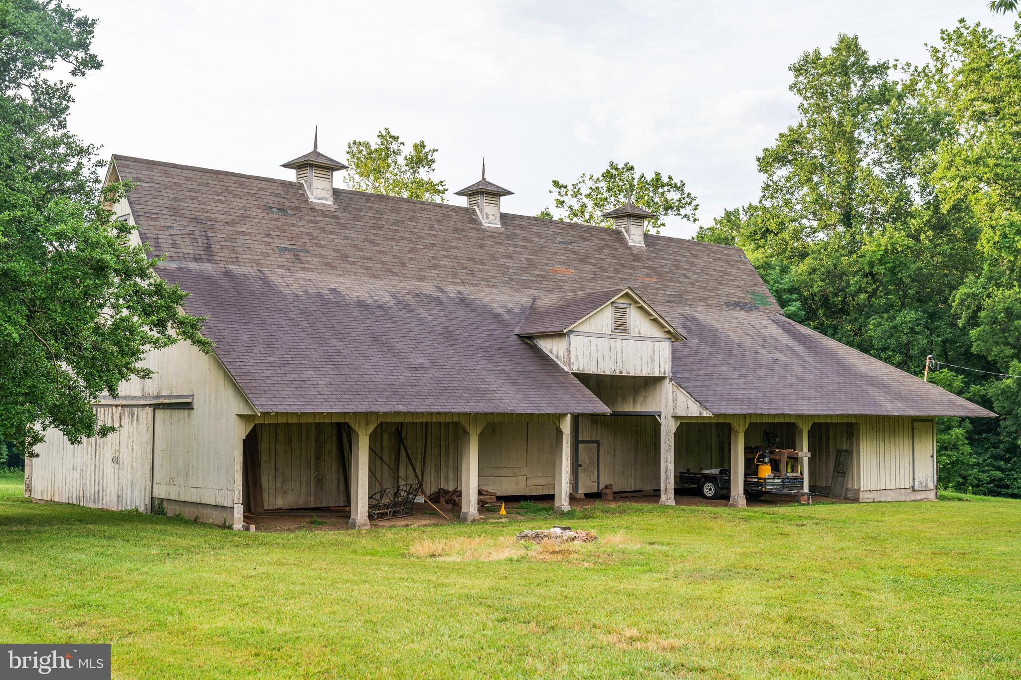 19700 Mulberry Fields Road Leonardtown, MD 20650 - Photo 127 of 137 Horse Barn