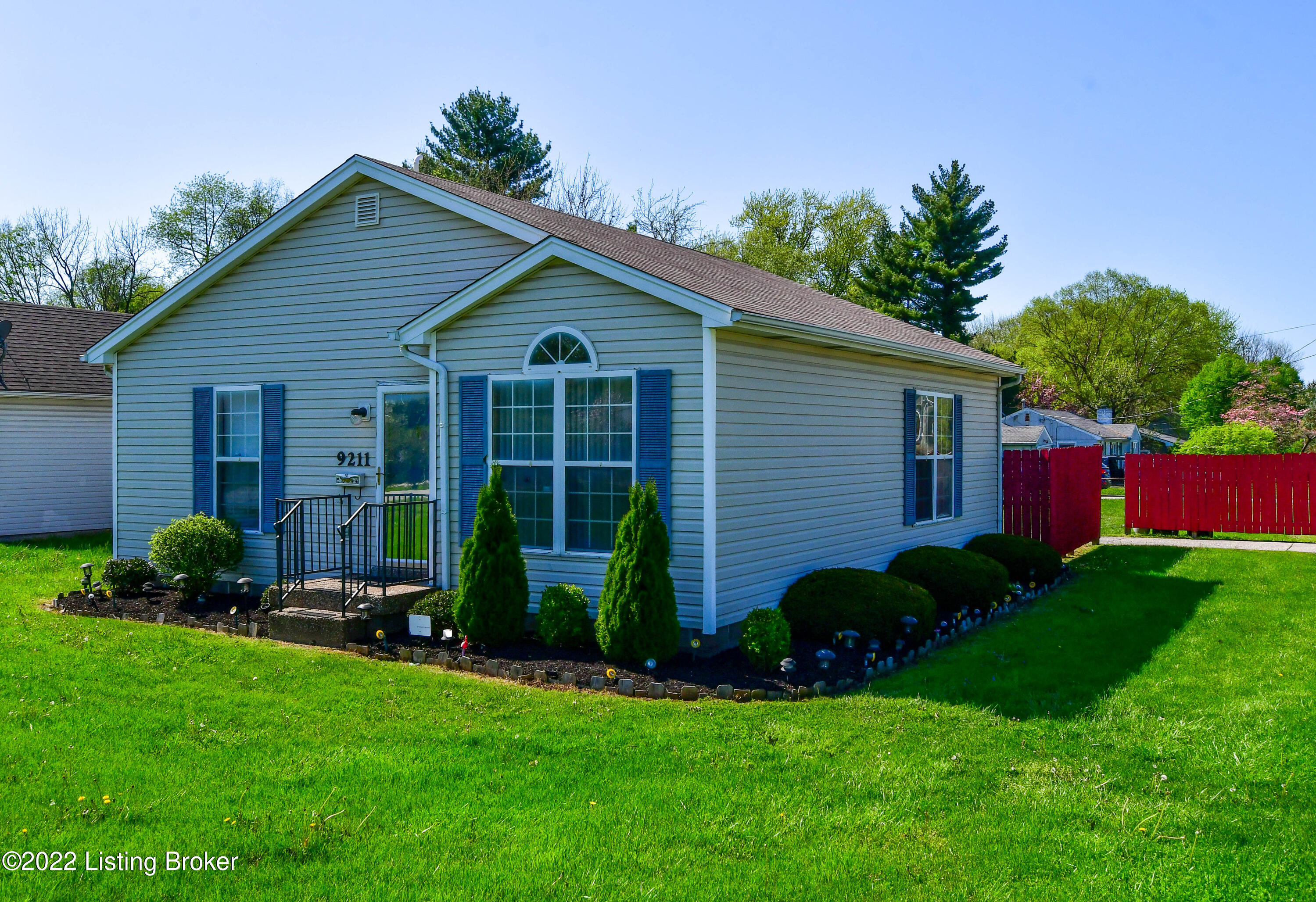 9211 La Grange Road Louisville, KY 40242 - Photo 3 of 16 9211 LaGrange Rd-4
