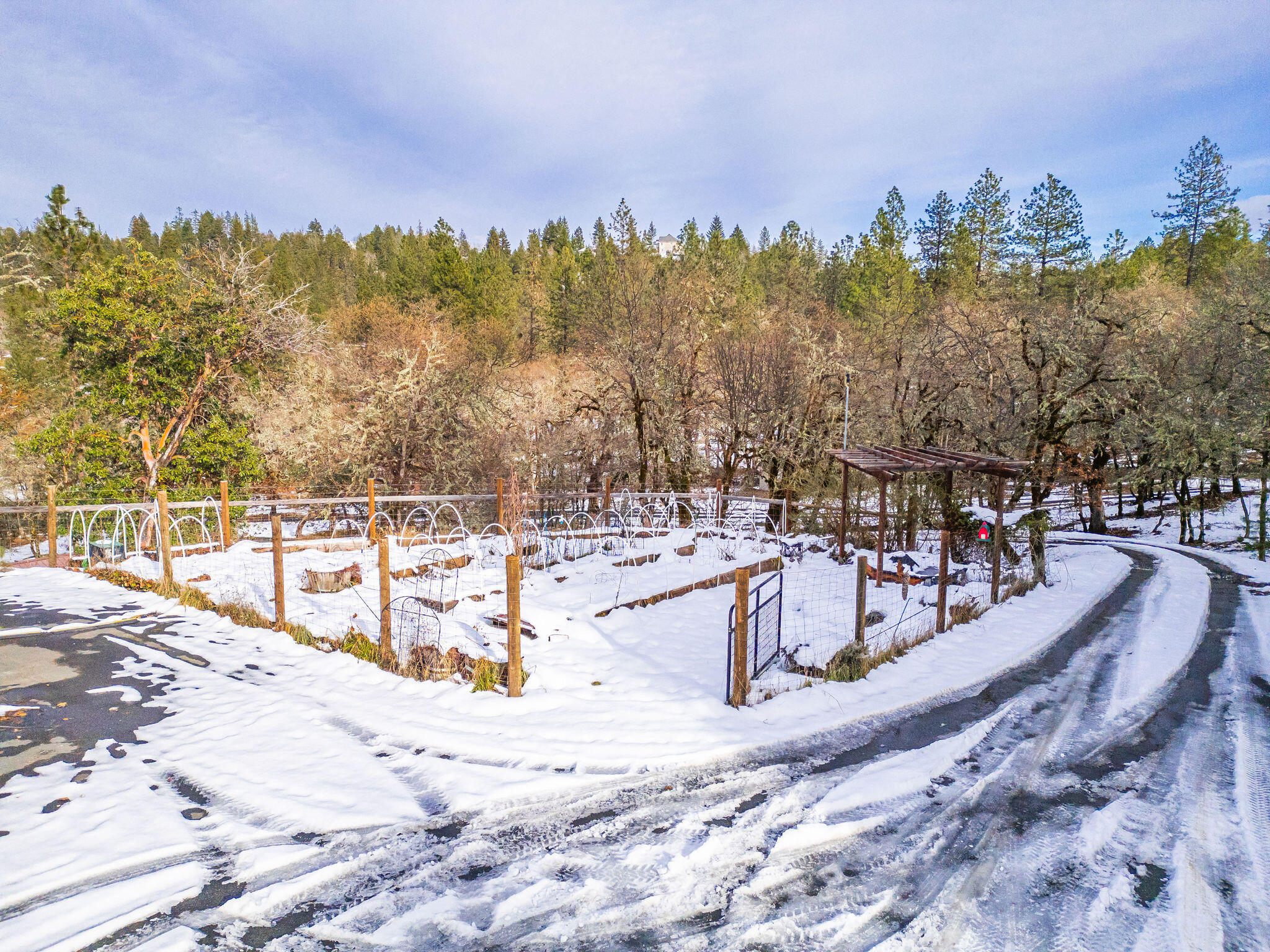 10523 Lower River Road Grants Pass, OR 97526 - Photo 50 of 58 Fenced garden space.