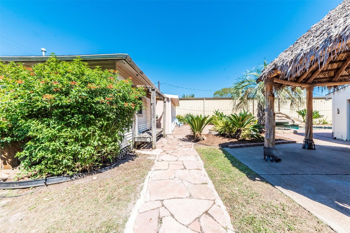 2835 Beverly Road Pasadena, TX 77503 - Photo 7 of 37