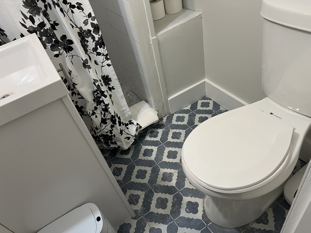 35 Grove Street, Unit 3 Boston, MA 02114 - Photo 13 of 20