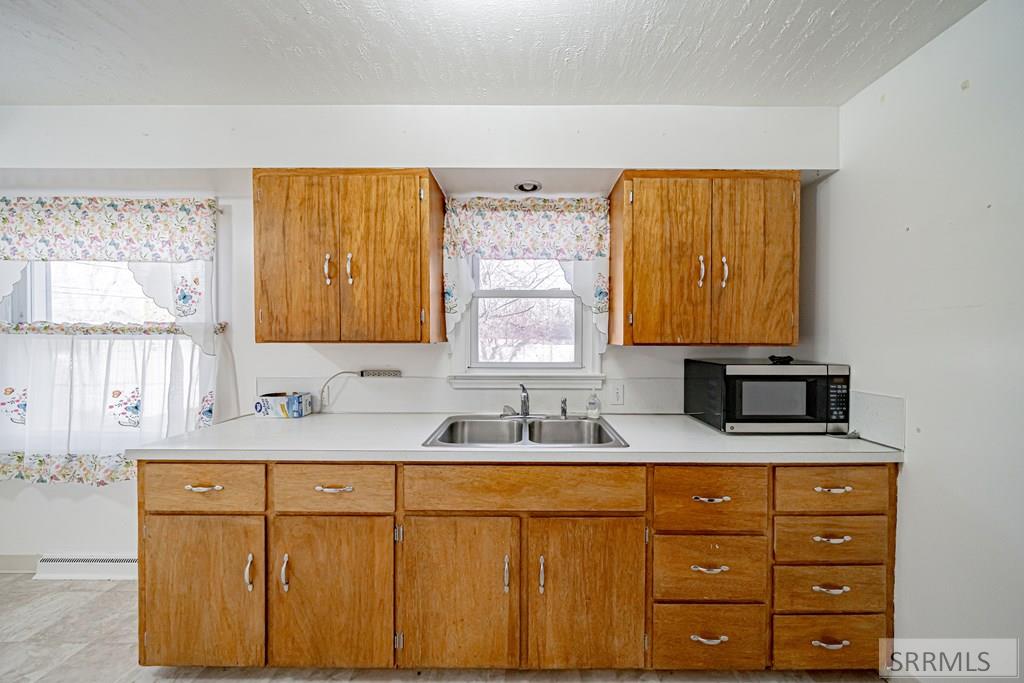 161 East Elm Street Shelley, ID 83274 - Photo 11 of 41