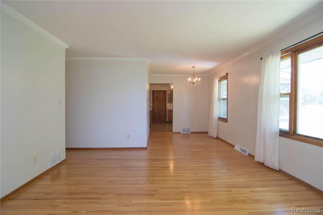 11434 Grafton Road Carleton, MI 48117 - Photo 6 of 50 DSC_0760.jpg