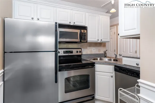 $107,000 | 301 Pinnacle Inn Road, Unit 1203, Beech Mountain, NC 28604