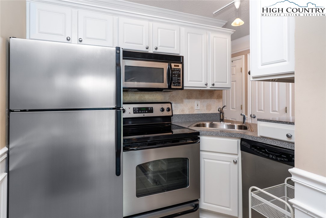 301 Pinnacle Inn Road, Unit 1203 Beech Mountain, NC 28604 - Photo 7 of 30