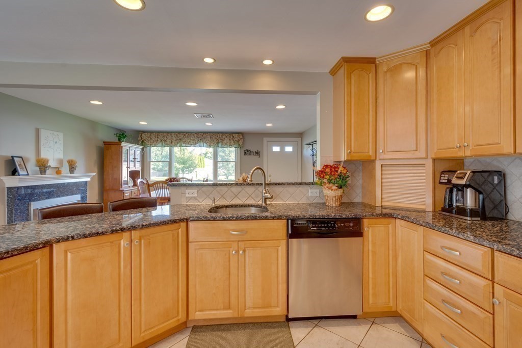 16 Reo Road Peabody, MA 01960 - Photo 9 of 38 Gallery Image 9