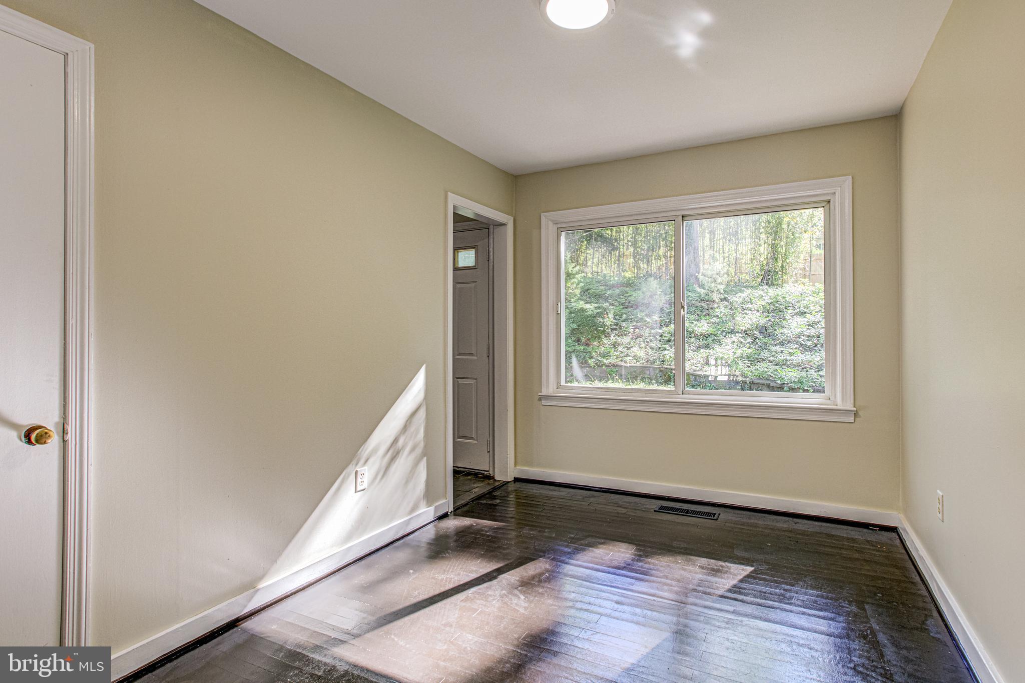 19125 Windsor Road Triangle, VA 22172 - Photo 11 of 64 Dining Room