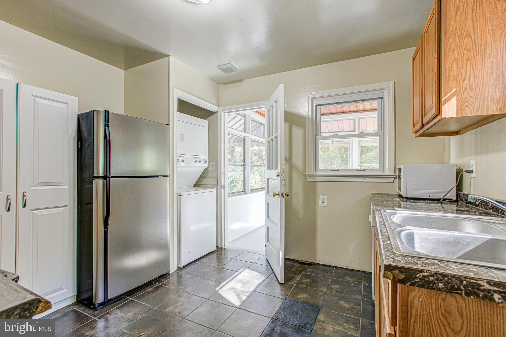 19125 Windsor Road Triangle, VA 22172 - Photo 13 of 64 Kitchen