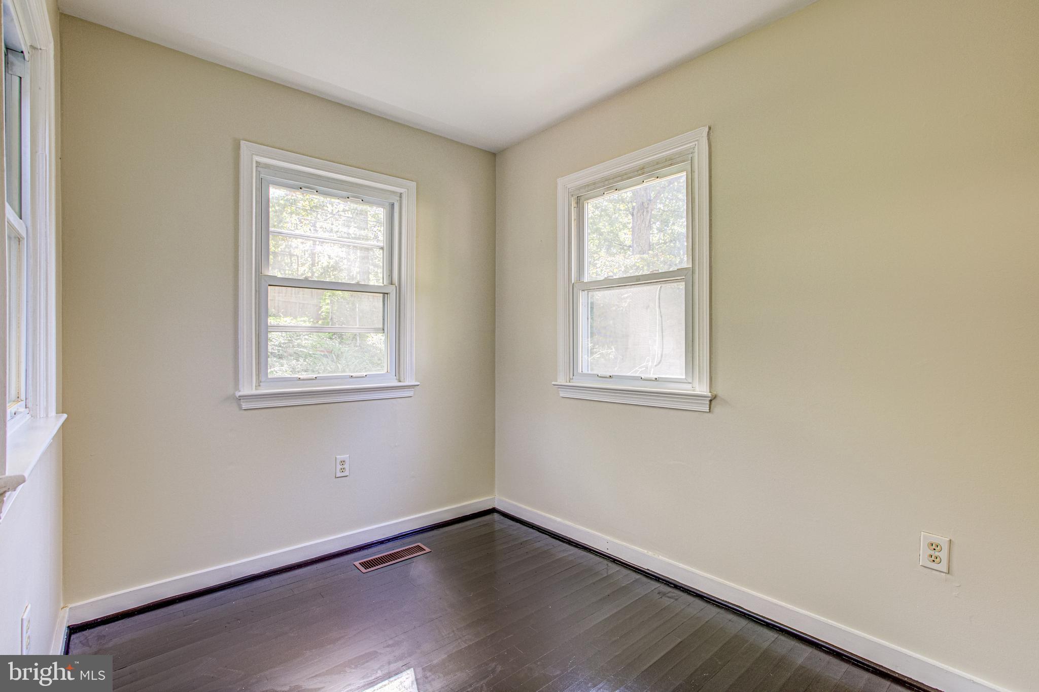 19125 Windsor Road Triangle, VA 22172 - Photo 24 of 64 Sitting Room of primary bdrm