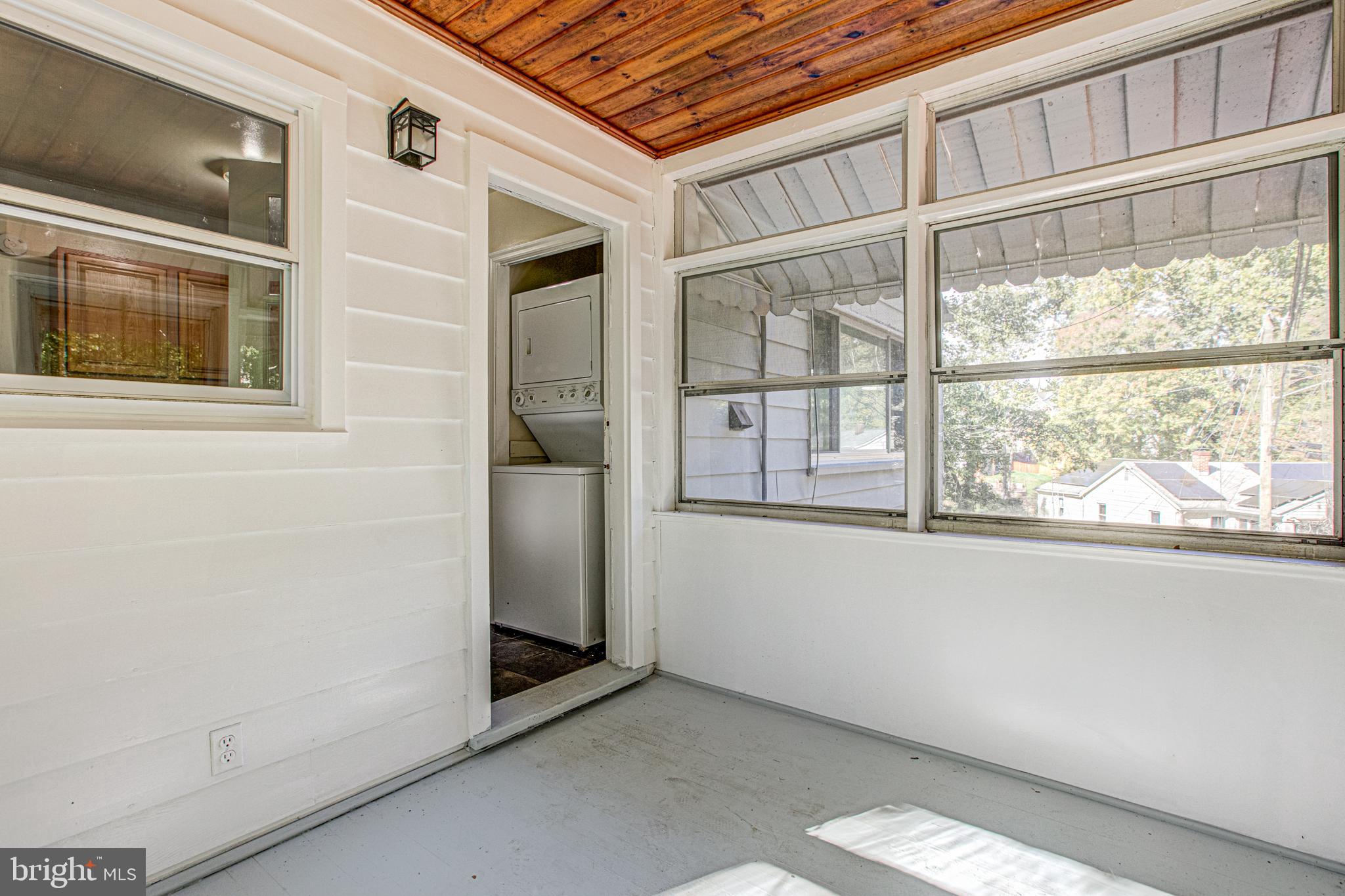19125 Windsor Road Triangle, VA 22172 - Photo 31 of 64 Sun Room