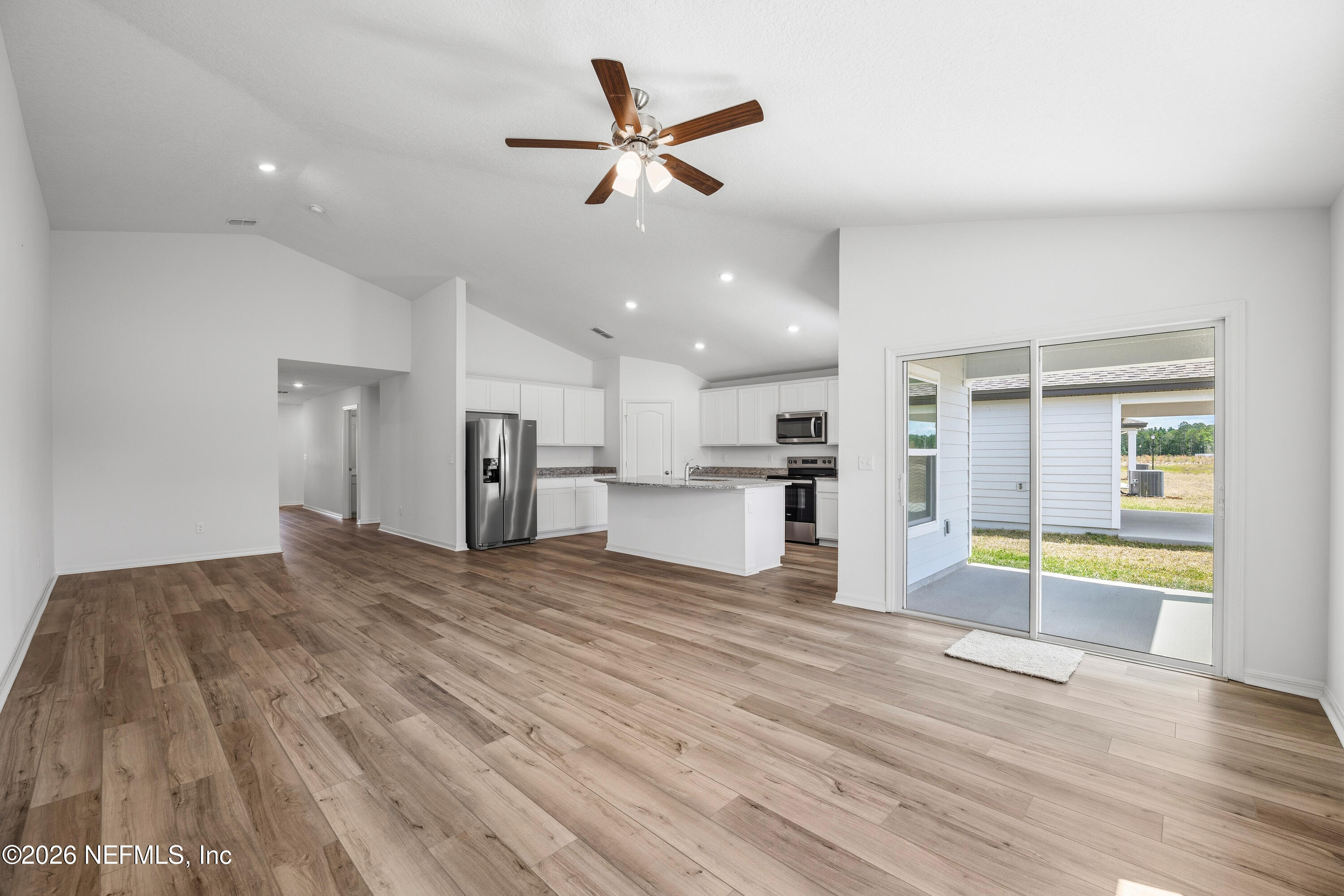 6918 Myrtle Oak Road Jacksonville, FL 32219 - Photo 31 of 49 27 Living Room