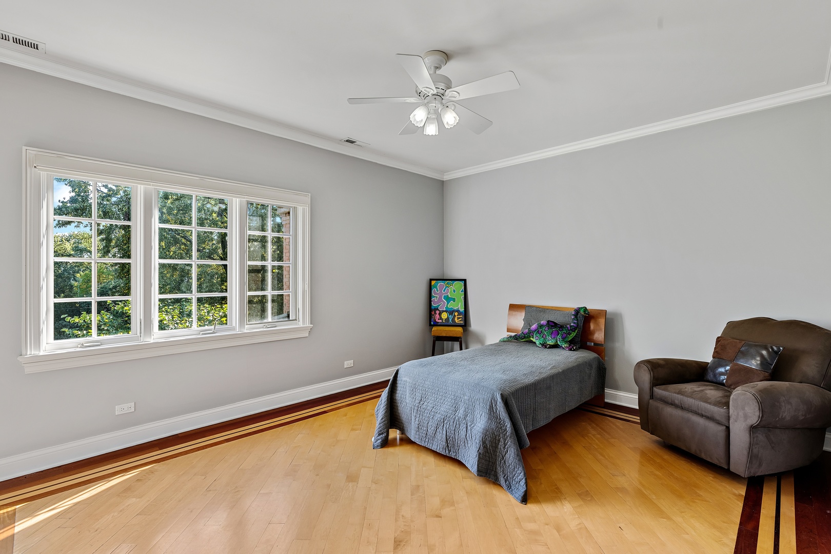 425 Sunset Ridge Road Northfield, IL 60093 - Photo 18 of 53 a bedroom with a bed couch and window
