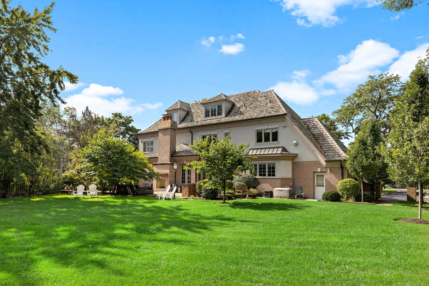 425 Sunset Ridge Road Northfield, IL 60093 - Photo 51 of 53 a front view of house with yard and green space