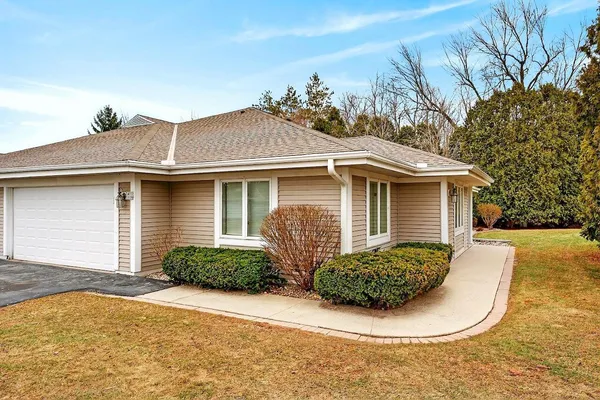 $399,000 | 7419 West Mequon Square Drive, Mequon, WI 53092