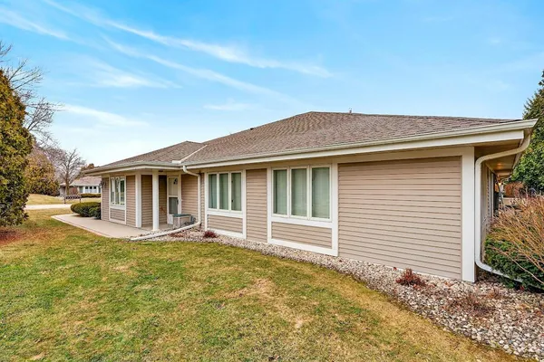$399,000 | 7419 West Mequon Square Drive, Mequon, WI 53092