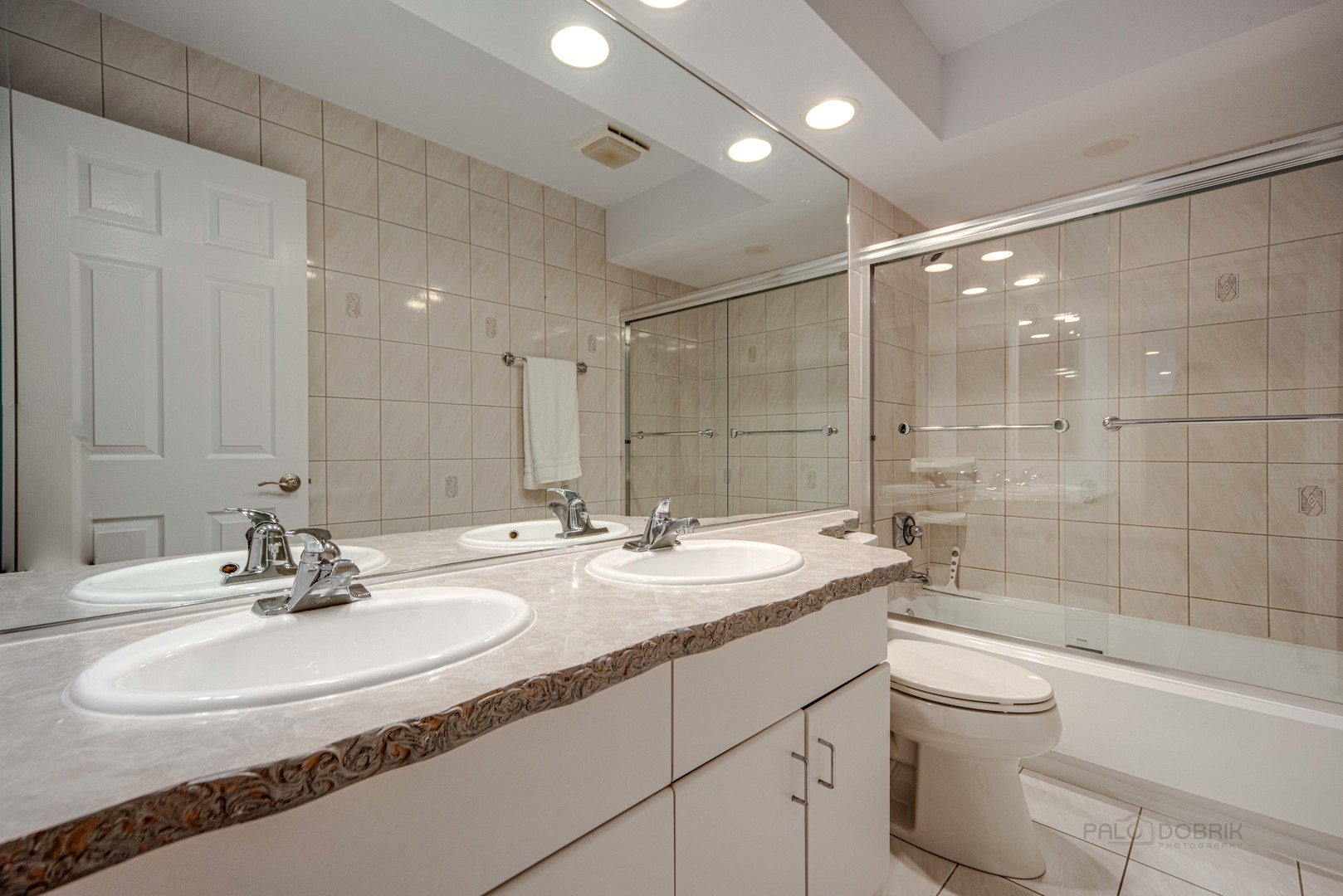 2095 Sheridan Road Buffalo Grove, IL 60089 - Photo 21 of 35