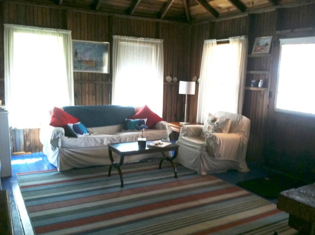 100 West Side Road South Bristol, ME 04568 - Photo 5 of 12 Cozy livingroom!