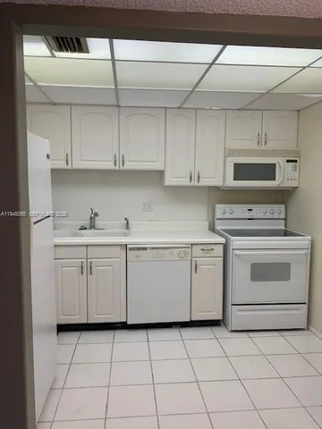 $125,000 | 3710 Inverrary Drive, Unit 3K, Lauderhill, FL 33319