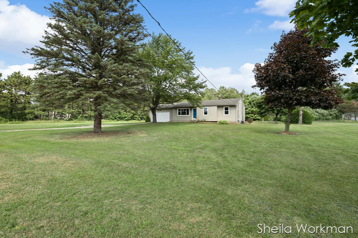 1666 McCann Road Hastings, MI 49058 - Photo 2 of 20 IMG_1001