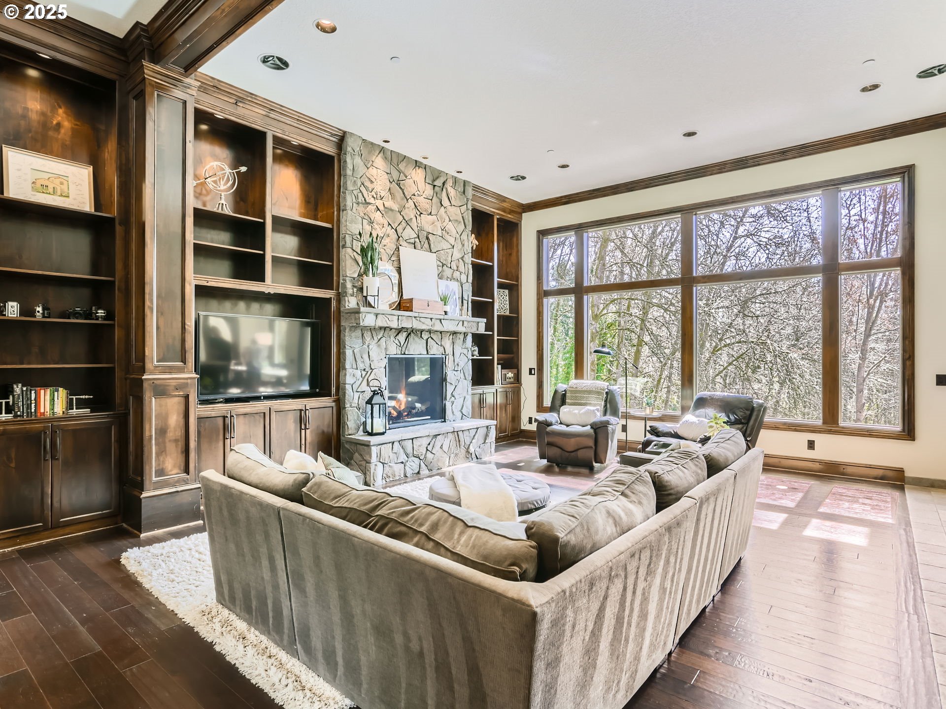 3140 Southwest Childs Road Lake Oswego, OR 97034 - Photo 13 of 48 Living Room