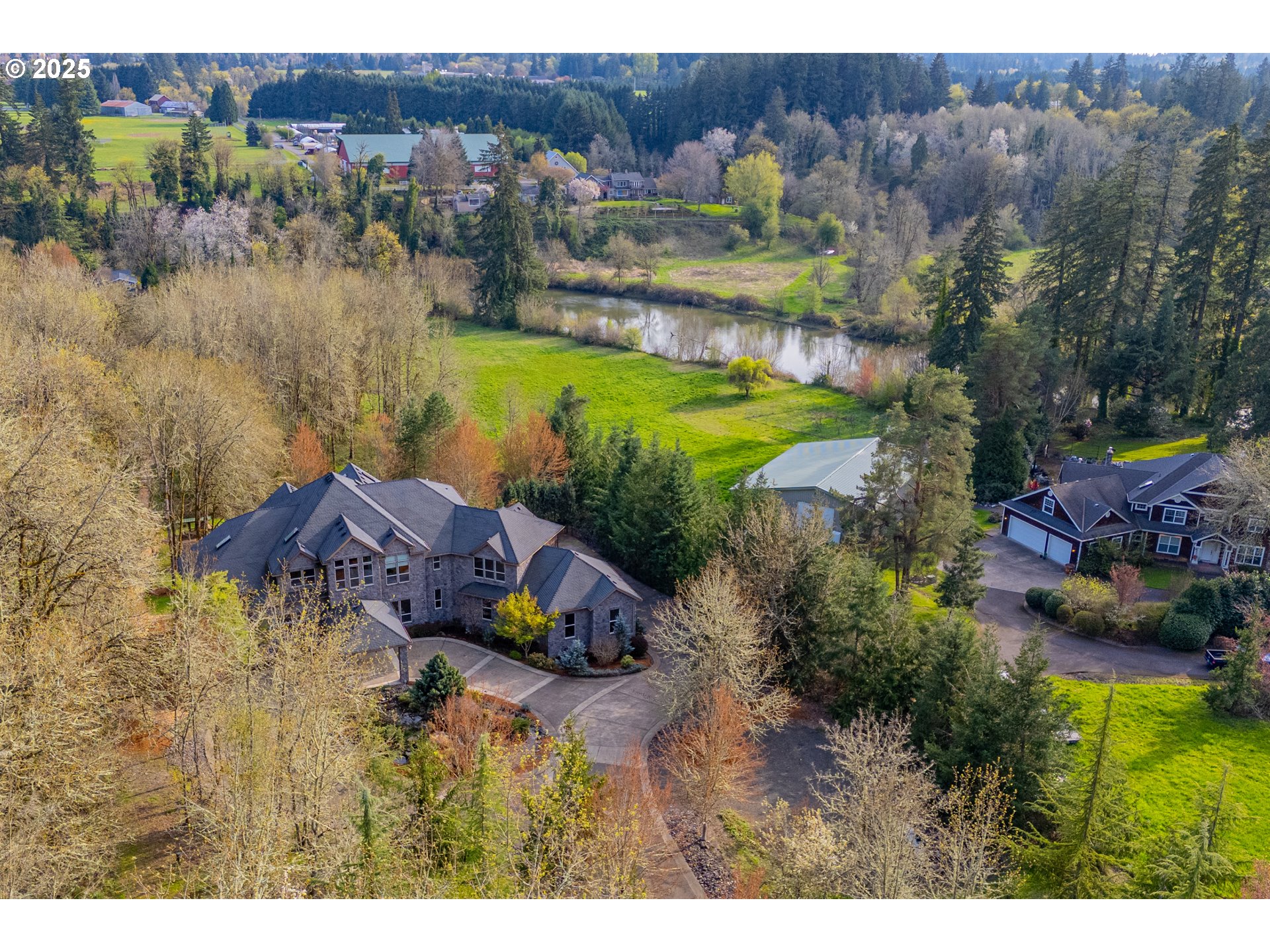 3140 Southwest Childs Road Lake Oswego, OR 97034 - Photo 3 of 48 Gallery Image 3