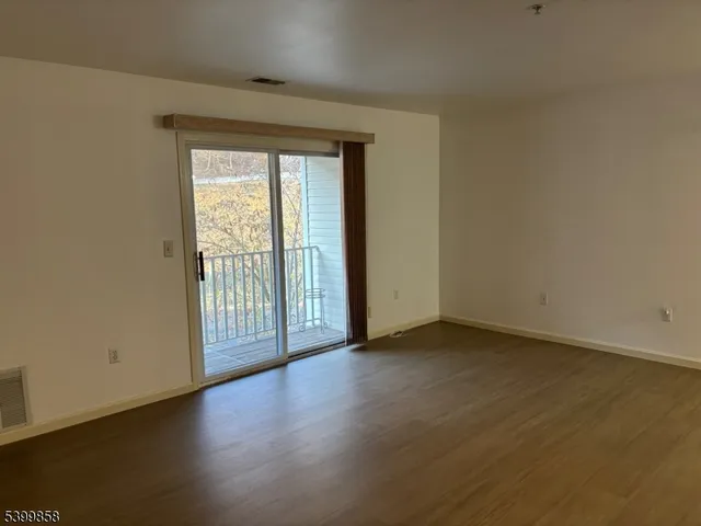 $2,595 | 1435 King Court, Green Brook, NJ 08812