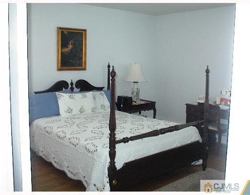 99 Brandywine Road Fords, NJ 08863 - Photo 2 of 7