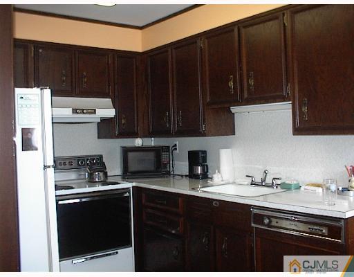 99 Brandywine Road Fords, NJ 08863 - Photo 5 of 7